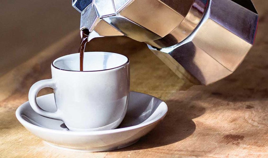 Wie viel Koffein hat eine Tasse Kaffee? Überblick über Koffeingehalt